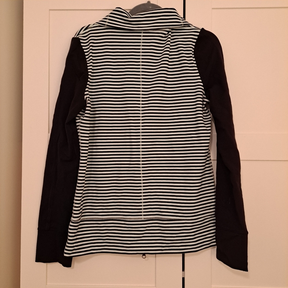 Lululemon stripe jacket 🎲 - Picture 2 of 4